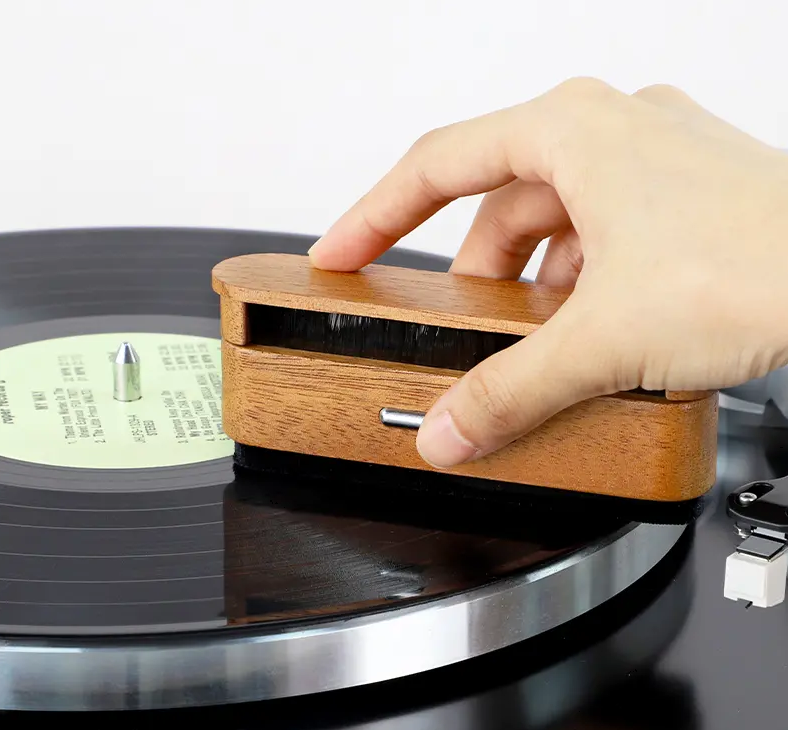 CEPILLO MADERA ANTIESTATICO PARA VINILOS - Imagen 2